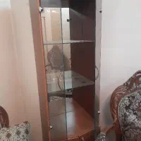 ویترین شیشه ای