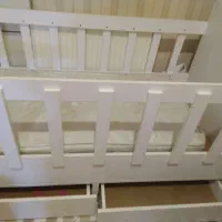 تخت کودک تختخواب کودک باتشک و میز ناهارخوری لترون