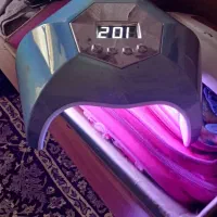 دستگاه یووی دوتا ویک زیر دستی و کیف سالم|آرایشی، بهداشتی، درمانی|اندیشه, اندیشه فاز ۱|دیوار