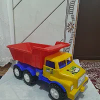 کامیون اسباب‌بازی