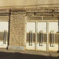 فروش  دو درب آهنی. .منزل. چند سال کار و نو