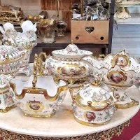 چینی سفید گل برجسته