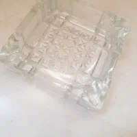 زیر سیگاری شیشه ایی