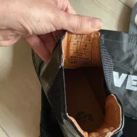 بوت دکترمارتین|کیف، کفش، کمربند|رشت, لاکان شهر|دیوار