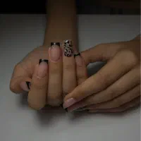 آموزش و خدمات کاشت ناخن