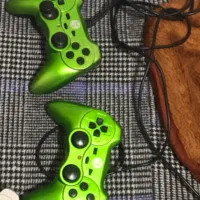 ۳عدد دسته یک جفت کامپیوتر اصلی و یک عدد ایکس باکس