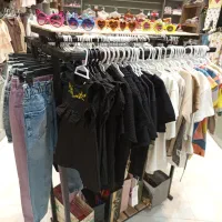 دکور لباس|فروشگاه و مغازه|مشهد, چهارباغ|دیوار
