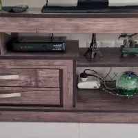 میز تلویزیون در حد نو