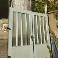 درب با چهارچوب اهنی