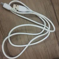 2 عدد کابل شارژ و 1 قاب