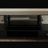 میز تلویزیون شیشه و چوب مشکی