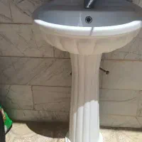 روشویی سالم وبدون لک وخراش همراه شیر آب سالم
