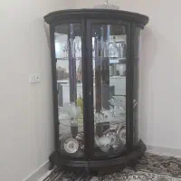 یک عدد ویترین‌ کاملا نو بدون خط و خش و تمیز