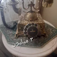 میز و تلفن برنجی