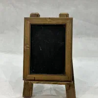 تم میز تحریر و تخته سیاه