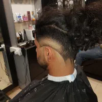 پیرایش مردانه ماهر و مبتدی|استخدام درمانی، زیبایی، بهداشتی|اصفهان, شهرستان|دیوار