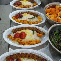 کارگر ساده در تهیه غذا