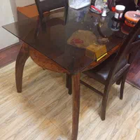 میز چهار نفره شیشه ای با صندلی