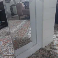 اینه از جنس ام دی اف رنگ سفید