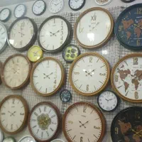 ساعت دیواری رنگی