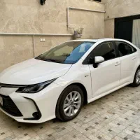 تویوتا کرولا هیبرید۱۸۰۰
