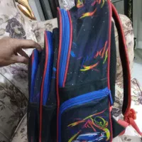 کیف مدرسه|کیف، کفش، کمربند|پرند, فاز ۶|دیوار