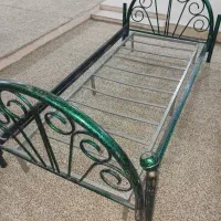 تخت تک نفره فلزی با میز تحریر