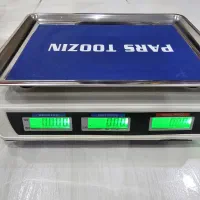 فروش ترازو ۴۰ کیلویی|فروشگاه و مغازه|شیراز, کوشک میدان|دیوار