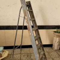 نردبان فلزی ۲ متری