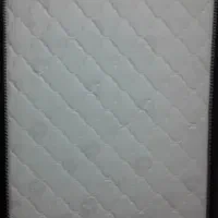 یک عدد تشک پر قو  مدل کلاسیک ویژه نو وسالم.|تشک تختخواب|خمینی‌شهر, |دیوار