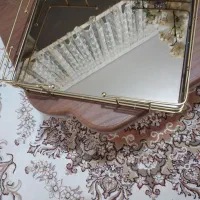 یک عدد سینی کف آینه دور طلایی