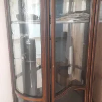 ویترین شیشه ای