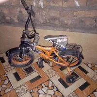 دوچرخه بچه گانه سالم فقط دوتا لاستیک میخواد