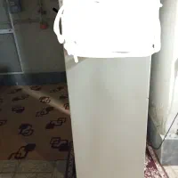 یخچال آزمایش قدیمی