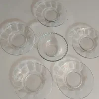 تعدادی ظرف و گل سرخی|ظروف سرو و پذیرایی|تبریز, |دیوار