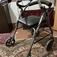 واکر چهارچرخ