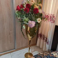 گلدان مدل جام با گلهای زینتی وبسیار زیبا