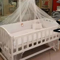 تخت گهواره نوزاد و کودک الیزا کنار مادر  دیوانکو