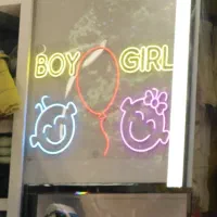 فروشنده خانم