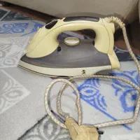 اتو بخار سالم سفید رنگ