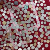 مقداری سکه بفروش میرسد