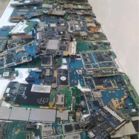 جمع آوری بردهای سوخته و قدیمی موبایل و کامپیوتر