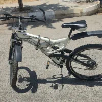 دوچرخه 27|دوچرخه، اسکیت، اسکوتر|صحنه, |دیوار