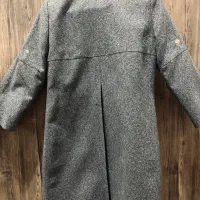 لباس،پالتو|لباس|آستانه اشرفیه, |دیوار