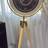 ساعت ایستاده