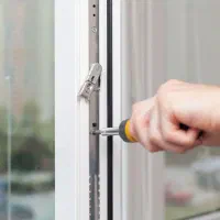 تعمیر و ریگلاژ درب و پنجره upvc و آلومینیوم