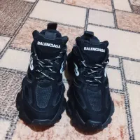 کفش نو بالنسیگا