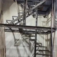 جوشکاری اسکلت فلزی،خرپا،سربندی،درب و پنجره نرده|خدمات پیشه و مهارت|رشت, یخسازی|دیوار