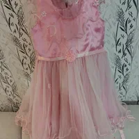 تعدادی لباس بچه گانه و زنانه تیکه ای 200