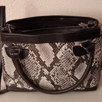 کیف رو دوشی|کیف، کفش، کمربند|شاهین‌شهر, مخابرات (شهید بهشتی)|دیوار